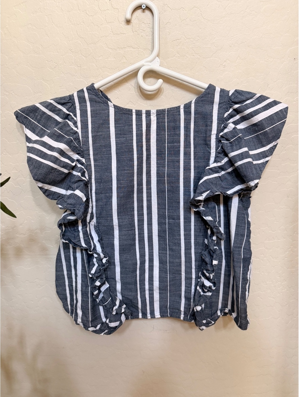 Dip ruffle sleeve cotton stripped blouse